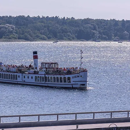 Müritzrast - Mit Terasse Und Müritzblick Waren (Müritz)
